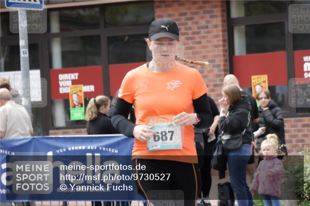 10.05.2026 - 8. Wedeler Halbmarathon Yannick Fuchs http://msf.ph/oto/9730527 10.05.2026 12:17:11 Ziel 687 meine-sportfotos.de