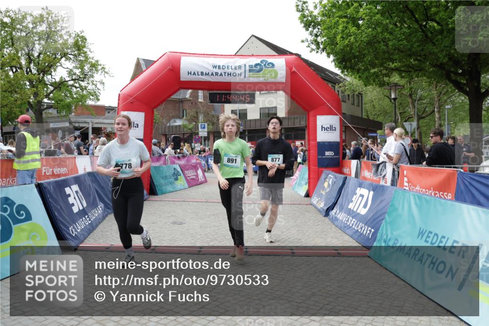 10.05.2026 - 8. Wedeler Halbmarathon Yannick Fuchs http://msf.ph/oto/9730533 10.05.2026 11:44:43 Ziel 778, 877 meine-sportfotos.de