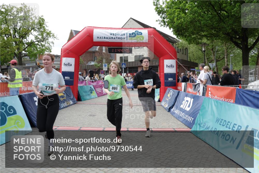 10.05.2026 - 8. Wedeler Halbmarathon Yannick Fuchs http://msf.ph/oto/9730544 10.05.2026 11:44:44 Ziel 778, 877 meine-sportfotos.de