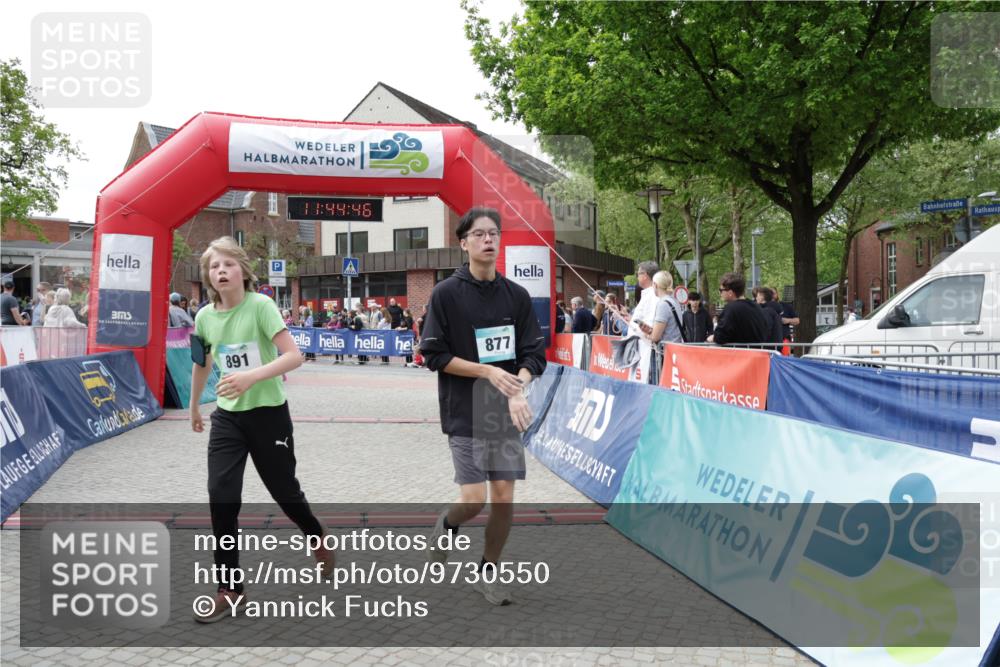 10.05.2026 - 8. Wedeler Halbmarathon Yannick Fuchs http://msf.ph/oto/9730550 10.05.2026 11:44:44 Ziel 778, 877 meine-sportfotos.de
