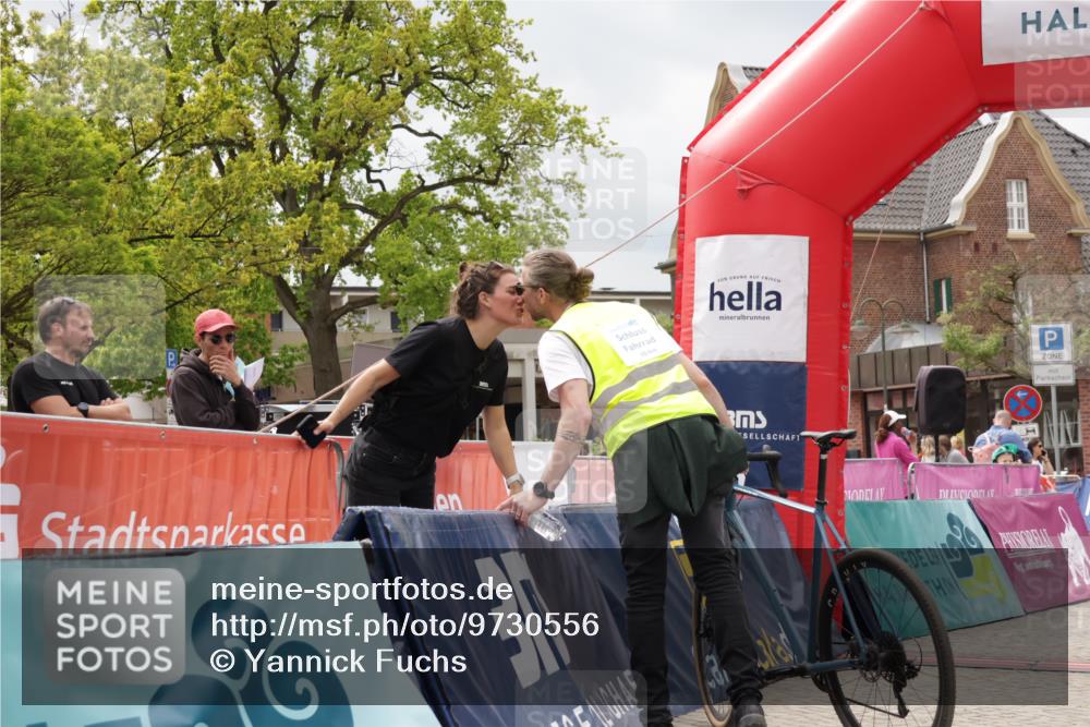 10.05.2026 - 8. Wedeler Halbmarathon Yannick Fuchs http://msf.ph/oto/9730556 10.05.2026 12:17:33 Ziel 563, 690 meine-sportfotos.de