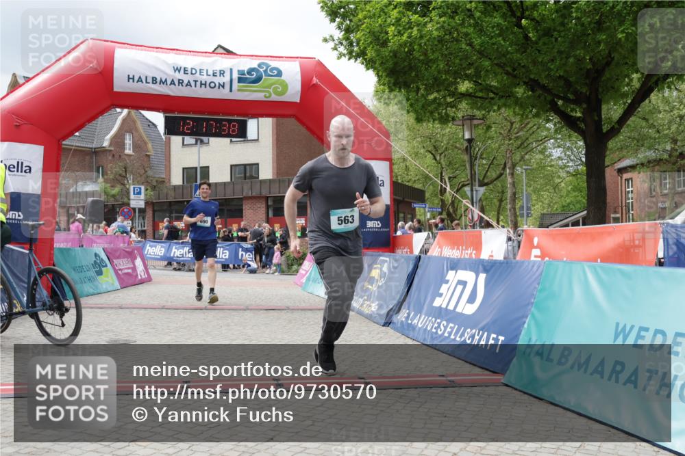 10.05.2026 - 8. Wedeler Halbmarathon Yannick Fuchs http://msf.ph/oto/9730570 10.05.2026 12:17:36 Ziel 563, 690 meine-sportfotos.de