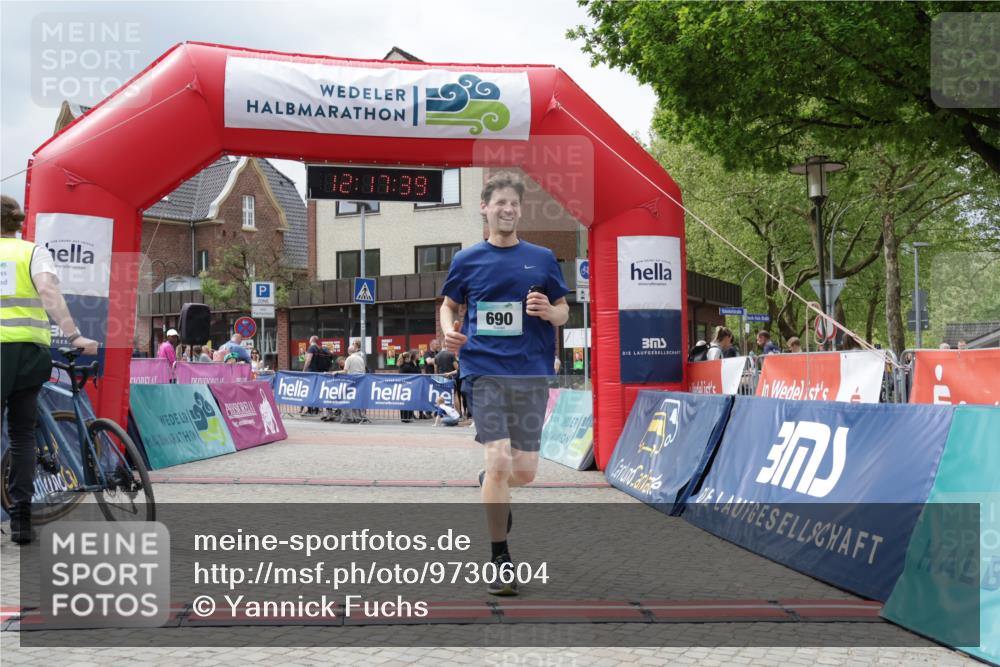 10.05.2026 - 8. Wedeler Halbmarathon Yannick Fuchs http://msf.ph/oto/9730604 10.05.2026 12:17:38 Ziel 563, 690 meine-sportfotos.de