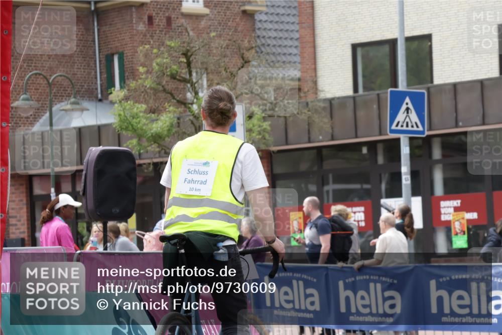 10.05.2026 - 8. Wedeler Halbmarathon Yannick Fuchs http://msf.ph/oto/9730609 10.05.2026 12:17:48 Ziel  meine-sportfotos.de
