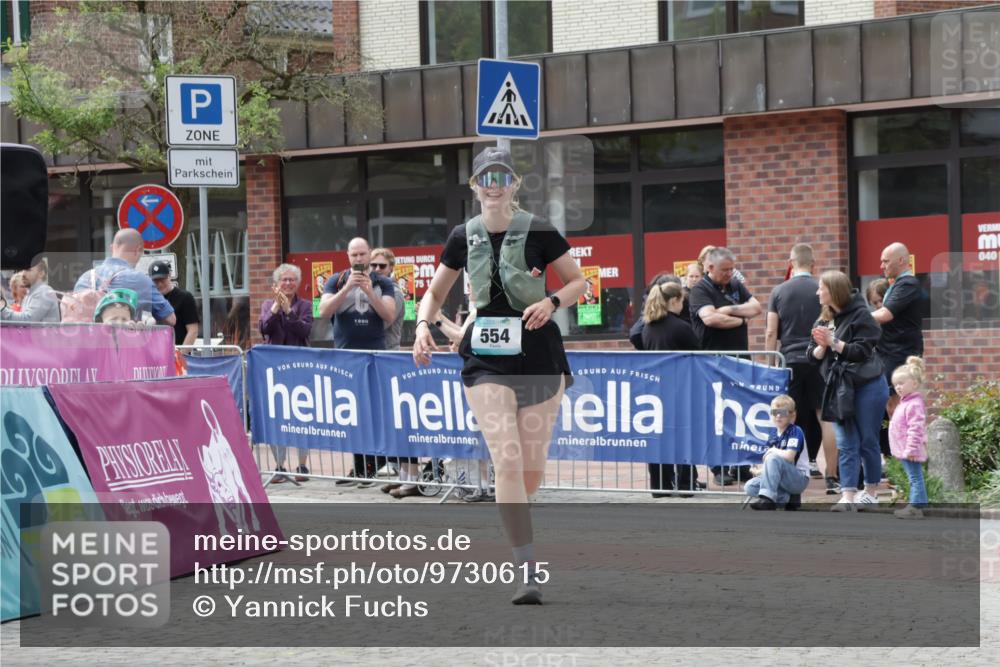 10.05.2026 - 8. Wedeler Halbmarathon Yannick Fuchs http://msf.ph/oto/9730615 10.05.2026 12:18:03 Ziel 554 meine-sportfotos.de