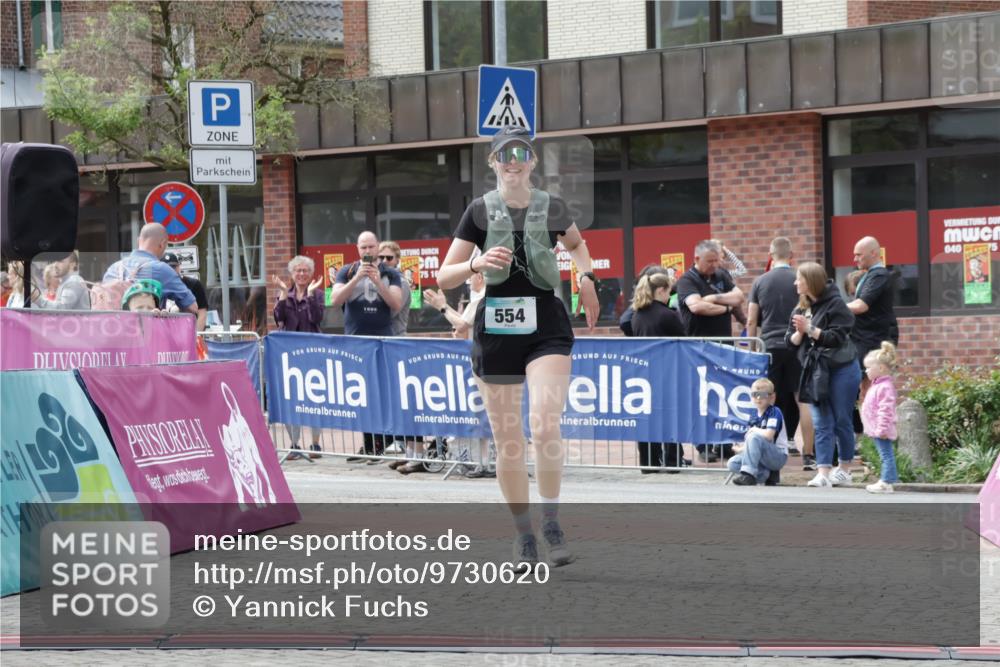 10.05.2026 - 8. Wedeler Halbmarathon Yannick Fuchs http://msf.ph/oto/9730620 10.05.2026 12:18:03 Ziel 554 meine-sportfotos.de