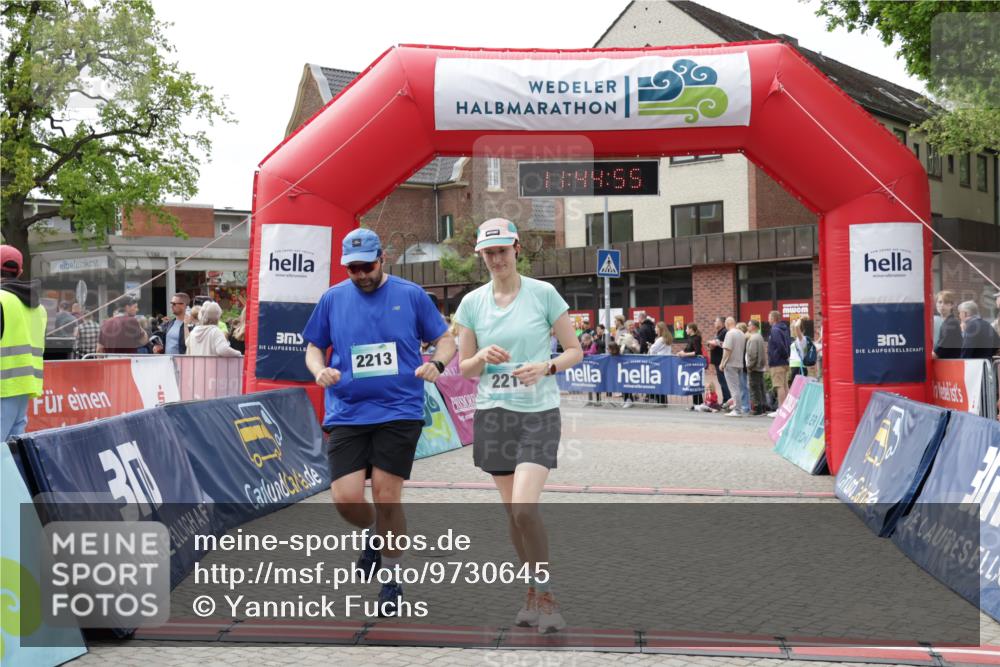 10.05.2026 - 8. Wedeler Halbmarathon Yannick Fuchs http://msf.ph/oto/9730645 10.05.2026 11:44:53 Ziel 189, 2213, 2214 meine-sportfotos.de