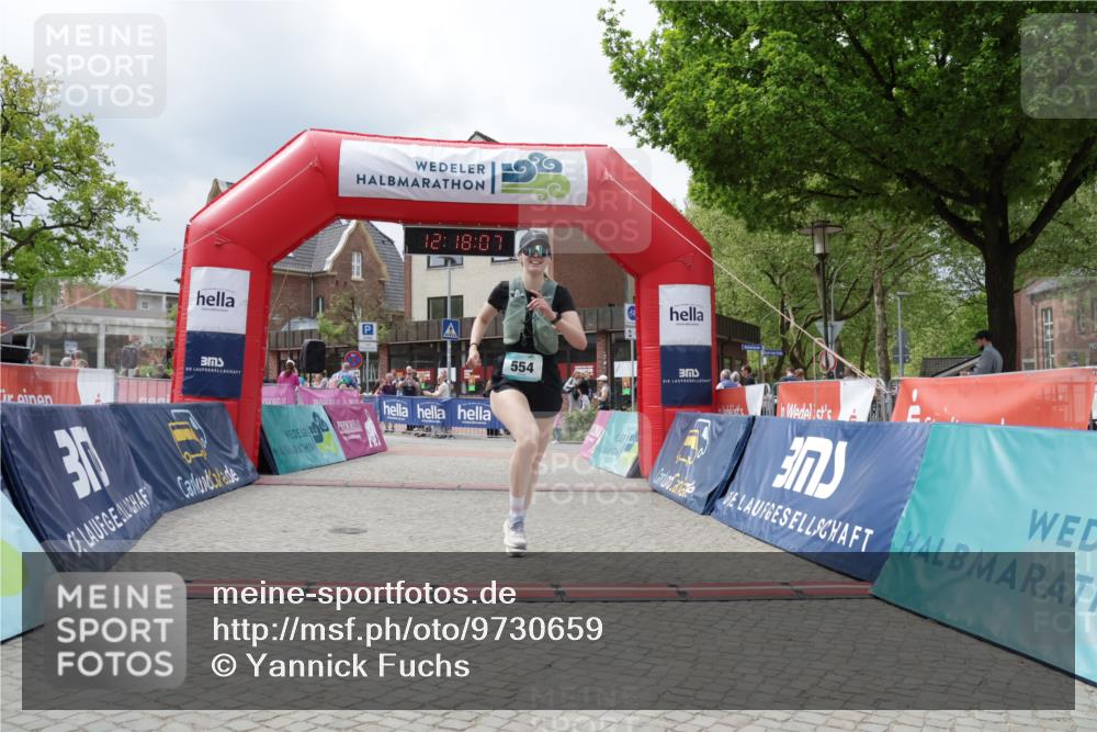 10.05.2026 - 8. Wedeler Halbmarathon Yannick Fuchs http://msf.ph/oto/9730659 10.05.2026 12:18:05 Ziel 554, 685 meine-sportfotos.de