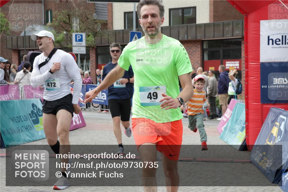 10.05.2026 - 8. Wedeler Halbmarathon Yannick Fuchs http://msf.ph/oto/9730735 10.05.2026 11:44:59 Ziel 49, 50, 189, 472, 823 meine-sportfotos.de