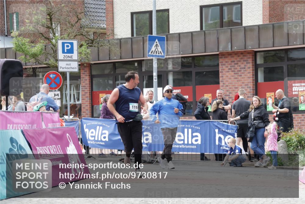 10.05.2026 - 8. Wedeler Halbmarathon Yannick Fuchs http://msf.ph/oto/9730817 10.05.2026 12:18:20 Ziel 119, 2055 meine-sportfotos.de
