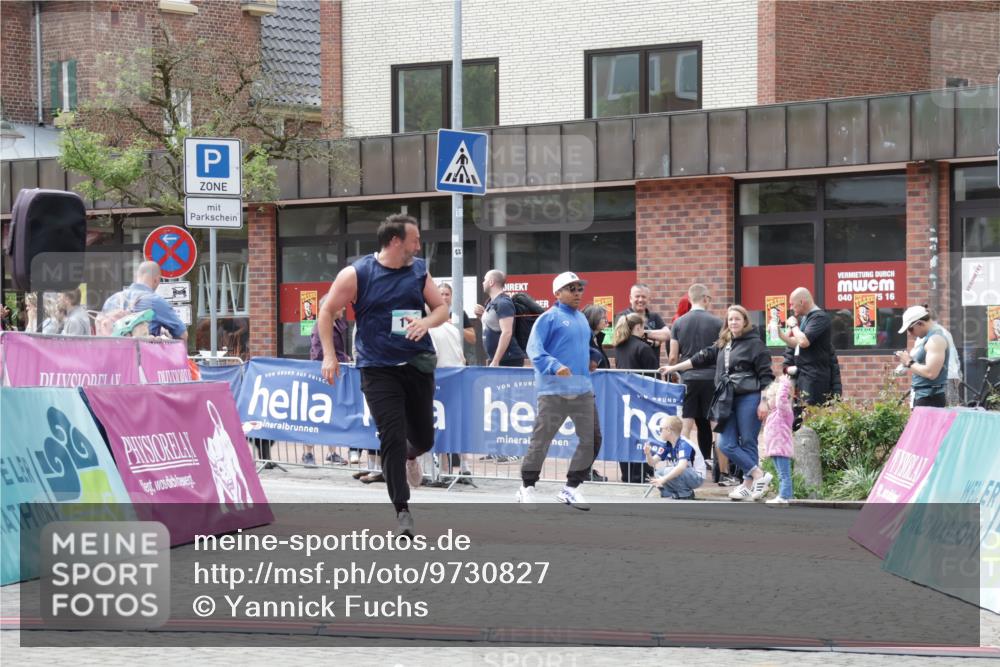 10.05.2026 - 8. Wedeler Halbmarathon Yannick Fuchs http://msf.ph/oto/9730827 10.05.2026 12:18:20 Ziel 119, 2055 meine-sportfotos.de