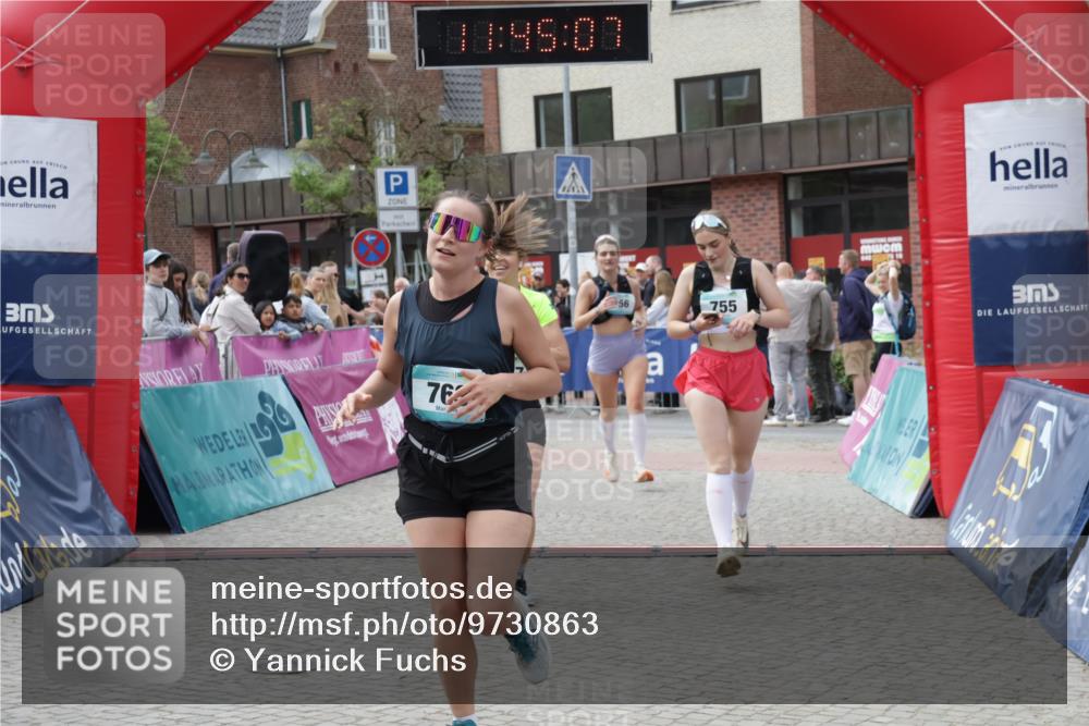 10.05.2026 - 8. Wedeler Halbmarathon Yannick Fuchs http://msf.ph/oto/9730863 10.05.2026 11:45:05 Ziel 50, 233, 755, 756, 763, 823, 1047 meine-sportfotos.de
