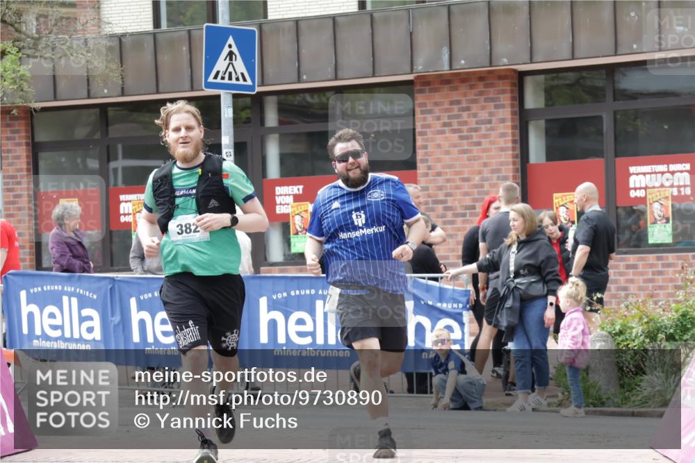 10.05.2026 - 8. Wedeler Halbmarathon Yannick Fuchs http://msf.ph/oto/9730890 10.05.2026 12:18:41 Ziel 382, 977 meine-sportfotos.de