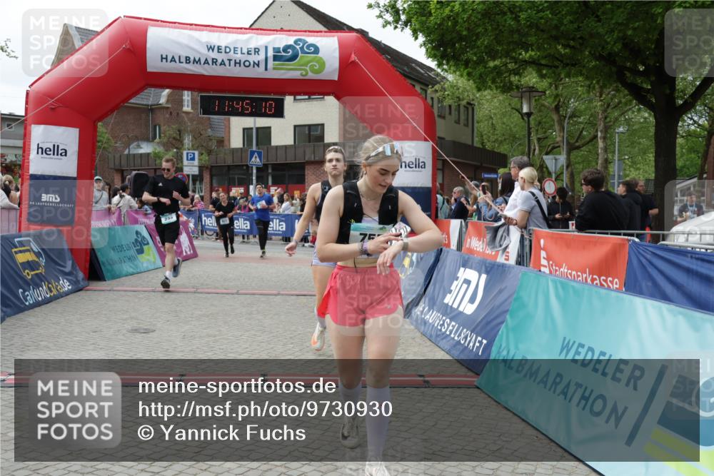 10.05.2026 - 8. Wedeler Halbmarathon Yannick Fuchs http://msf.ph/oto/9730930 10.05.2026 11:45:09 Ziel 52, 233, 749, 755, 756, 763, 917, 918, 1047 meine-sportfotos.de