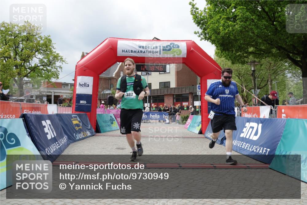 10.05.2026 - 8. Wedeler Halbmarathon Yannick Fuchs http://msf.ph/oto/9730949 10.05.2026 12:18:44 Ziel 382, 977 meine-sportfotos.de