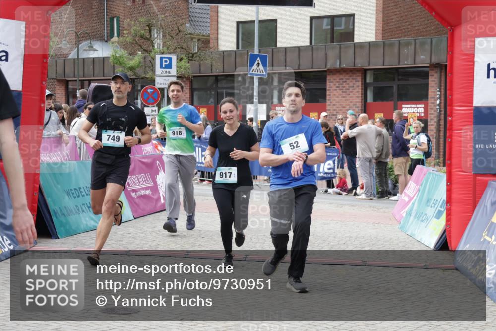 10.05.2026 - 8. Wedeler Halbmarathon Yannick Fuchs http://msf.ph/oto/9730951 10.05.2026 11:45:11 Ziel 52, 233, 749, 755, 756, 917, 918, 1047 meine-sportfotos.de