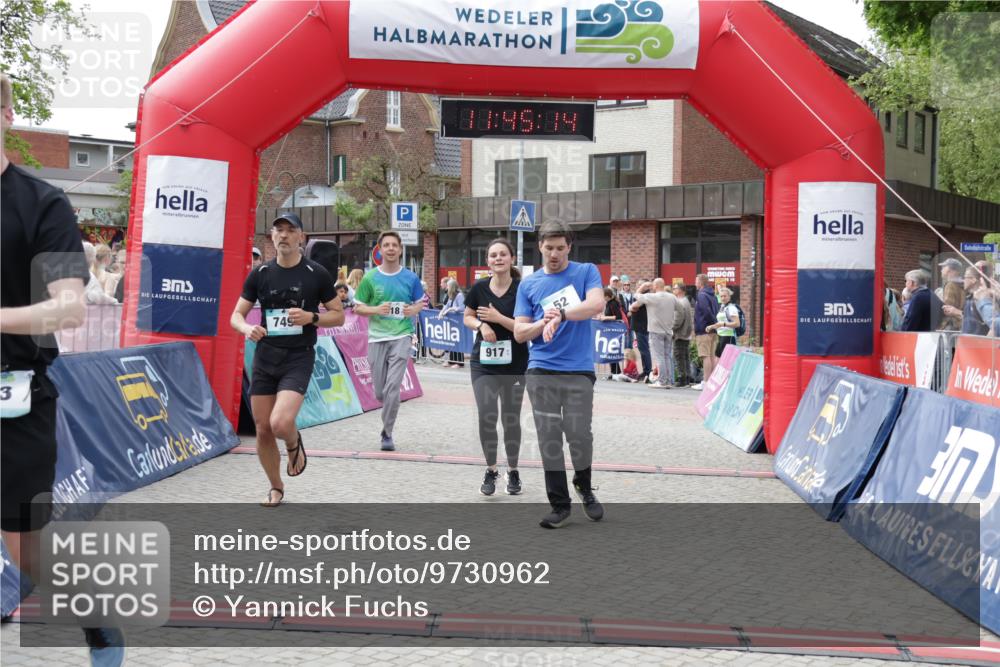 10.05.2026 - 8. Wedeler Halbmarathon Yannick Fuchs http://msf.ph/oto/9730962 10.05.2026 11:45:12 Ziel 52, 233, 749, 756, 917, 918 meine-sportfotos.de
