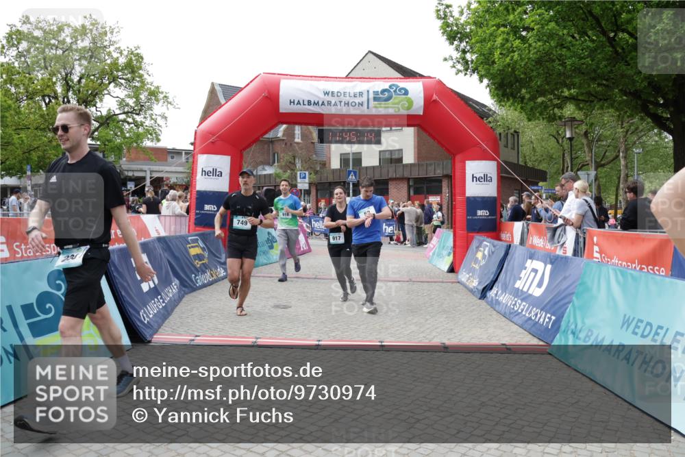 10.05.2026 - 8. Wedeler Halbmarathon Yannick Fuchs http://msf.ph/oto/9730974 10.05.2026 11:45:12 Ziel 52, 233, 749, 756, 917, 918 meine-sportfotos.de