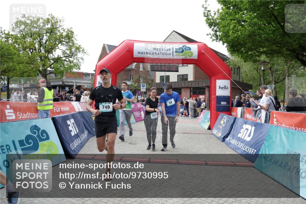 10.05.2026 - 8. Wedeler Halbmarathon Yannick Fuchs http://msf.ph/oto/9730995 10.05.2026 11:45:13 Ziel 52, 233, 749, 756, 917, 918 meine-sportfotos.de