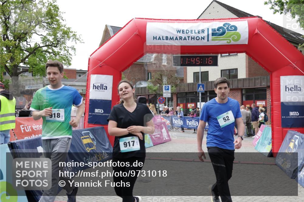 10.05.2026 - 8. Wedeler Halbmarathon Yannick Fuchs http://msf.ph/oto/9731018 10.05.2026 11:45:14 Ziel 52, 233, 749, 917, 918 meine-sportfotos.de