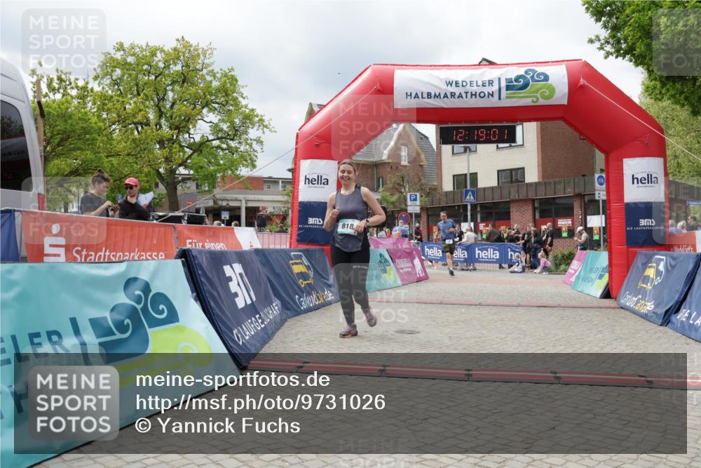 10.05.2026 - 8. Wedeler Halbmarathon Yannick Fuchs http://msf.ph/oto/9731026 10.05.2026 12:18:59 Ziel 3, 818 meine-sportfotos.de