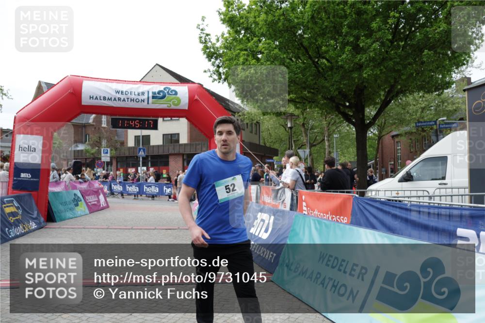 10.05.2026 - 8. Wedeler Halbmarathon Yannick Fuchs http://msf.ph/oto/9731045 10.05.2026 11:45:15 Ziel 52, 233, 660, 749, 917, 918 meine-sportfotos.de