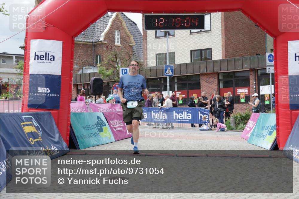 10.05.2026 - 8. Wedeler Halbmarathon Yannick Fuchs http://msf.ph/oto/9731054 10.05.2026 12:19:02 Ziel 3, 818 meine-sportfotos.de
