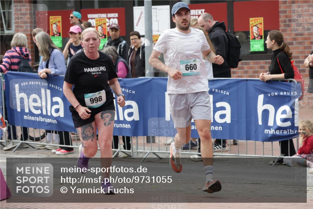10.05.2026 - 8. Wedeler Halbmarathon Yannick Fuchs http://msf.ph/oto/9731055 10.05.2026 11:45:18 Ziel 660, 918, 998 meine-sportfotos.de