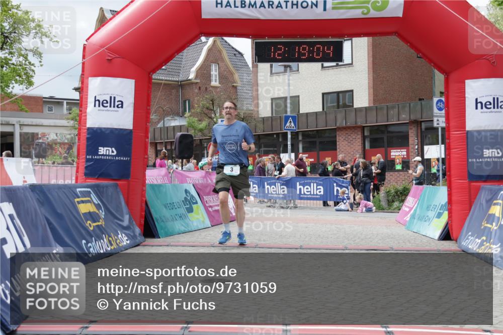 10.05.2026 - 8. Wedeler Halbmarathon Yannick Fuchs http://msf.ph/oto/9731059 10.05.2026 12:19:02 Ziel 3, 818 meine-sportfotos.de