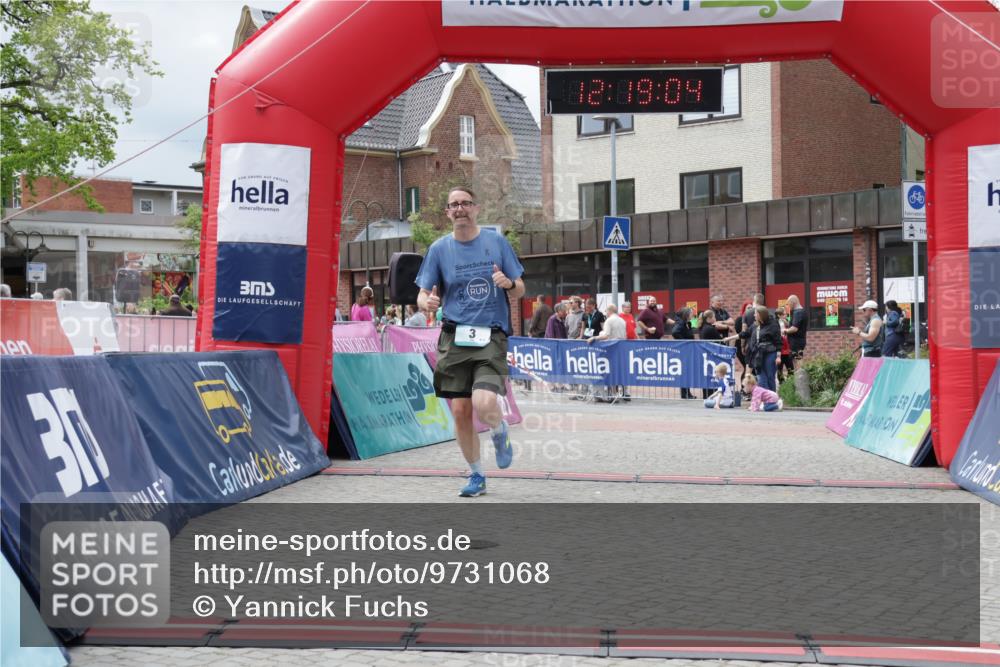 10.05.2026 - 8. Wedeler Halbmarathon Yannick Fuchs http://msf.ph/oto/9731068 10.05.2026 12:19:02 Ziel 3, 818 meine-sportfotos.de