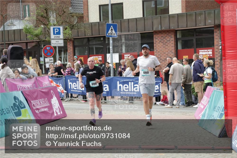 10.05.2026 - 8. Wedeler Halbmarathon Yannick Fuchs http://msf.ph/oto/9731084 10.05.2026 11:45:19 Ziel 660, 998 meine-sportfotos.de