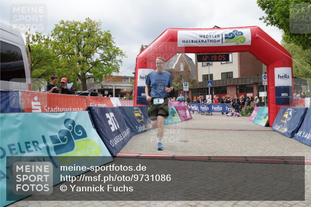 10.05.2026 - 8. Wedeler Halbmarathon Yannick Fuchs http://msf.ph/oto/9731086 10.05.2026 12:19:03 Ziel 3, 818 meine-sportfotos.de