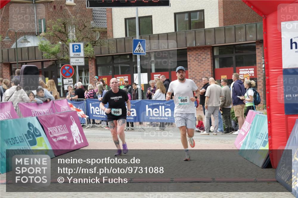 10.05.2026 - 8. Wedeler Halbmarathon Yannick Fuchs http://msf.ph/oto/9731088 10.05.2026 11:45:19 Ziel 660, 998 meine-sportfotos.de