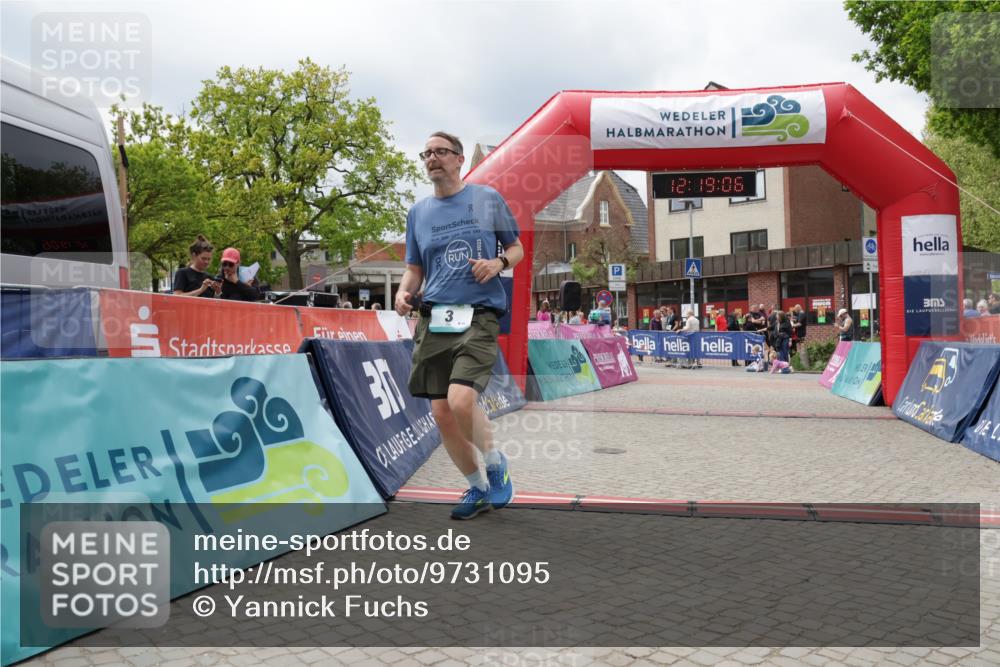 10.05.2026 - 8. Wedeler Halbmarathon Yannick Fuchs http://msf.ph/oto/9731095 10.05.2026 12:19:04 Ziel 3 meine-sportfotos.de
