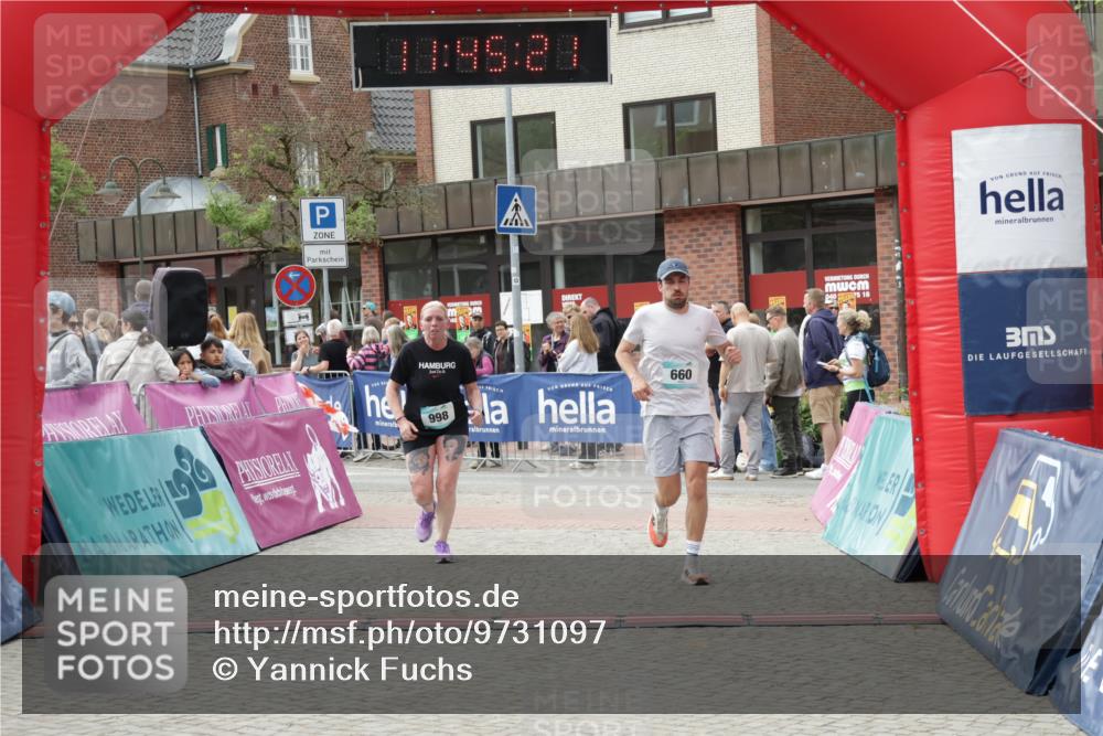10.05.2026 - 8. Wedeler Halbmarathon Yannick Fuchs http://msf.ph/oto/9731097 10.05.2026 11:45:19 Ziel 660, 998 meine-sportfotos.de