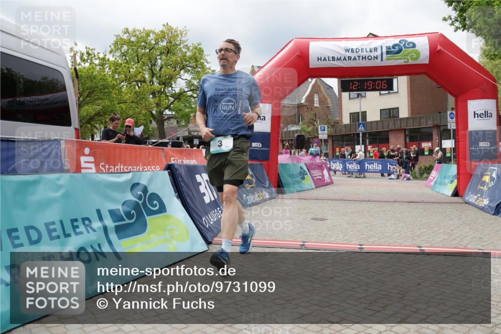 10.05.2026 - 8. Wedeler Halbmarathon Yannick Fuchs http://msf.ph/oto/9731099 10.05.2026 12:19:04 Ziel 3 meine-sportfotos.de