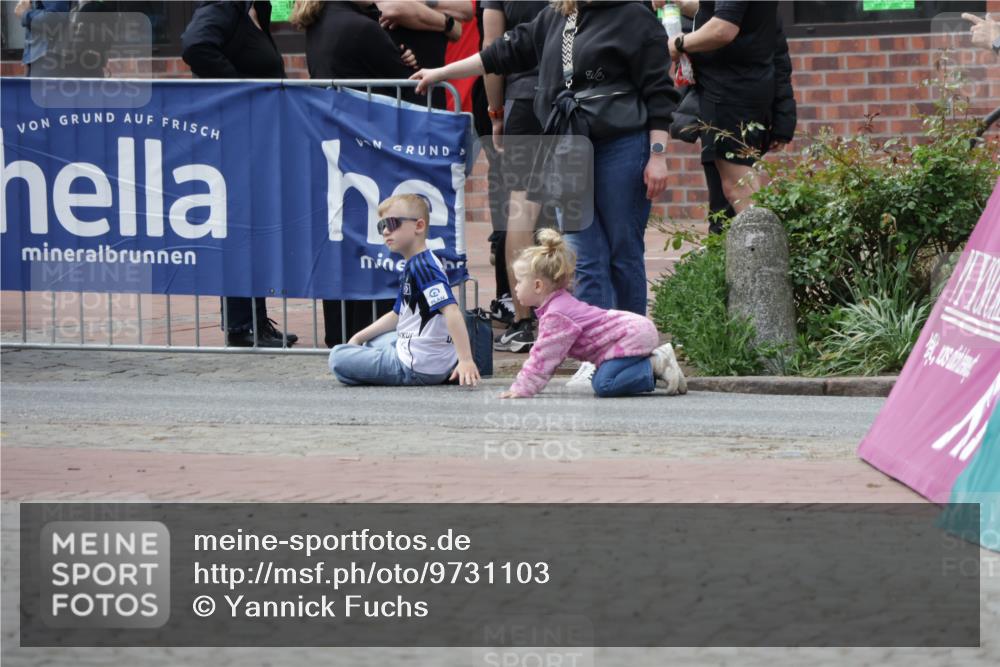 10.05.2026 - 8. Wedeler Halbmarathon Yannick Fuchs http://msf.ph/oto/9731103 10.05.2026 12:19:06 Ziel 3, 88 meine-sportfotos.de
