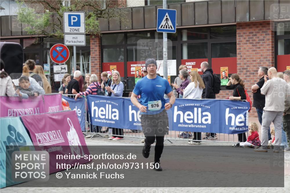 10.05.2026 - 8. Wedeler Halbmarathon Yannick Fuchs http://msf.ph/oto/9731150 10.05.2026 11:45:27 Ziel 976 meine-sportfotos.de