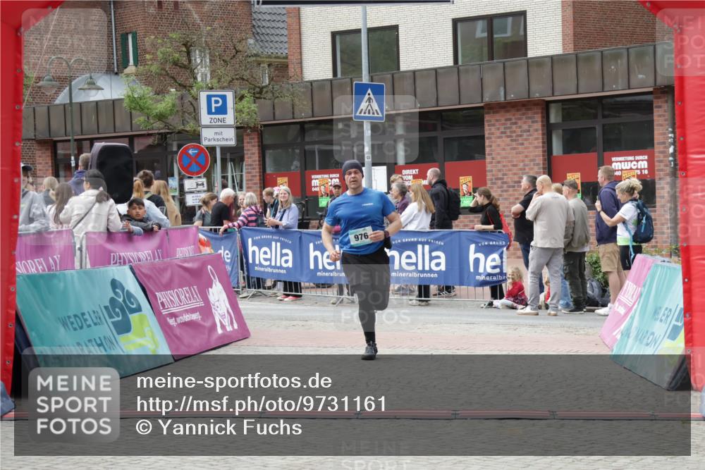 10.05.2026 - 8. Wedeler Halbmarathon Yannick Fuchs http://msf.ph/oto/9731161 10.05.2026 11:45:27 Ziel 976 meine-sportfotos.de