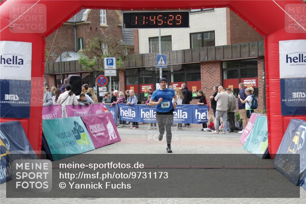 10.05.2026 - 8. Wedeler Halbmarathon Yannick Fuchs http://msf.ph/oto/9731173 10.05.2026 11:45:28 Ziel 976 meine-sportfotos.de