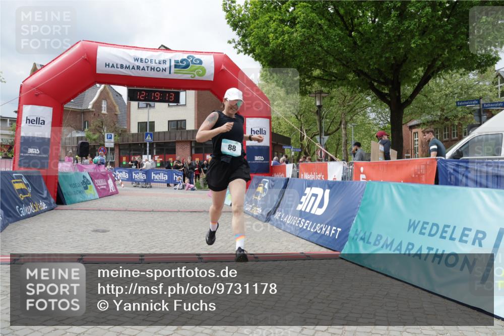 10.05.2026 - 8. Wedeler Halbmarathon Yannick Fuchs http://msf.ph/oto/9731178 10.05.2026 12:19:11 Ziel 88 meine-sportfotos.de