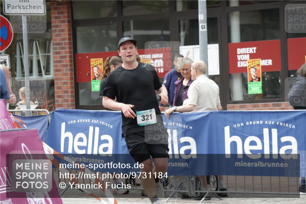 10.05.2026 - 8. Wedeler Halbmarathon Yannick Fuchs http://msf.ph/oto/9731184 10.05.2026 12:19:22 Ziel 321 meine-sportfotos.de
