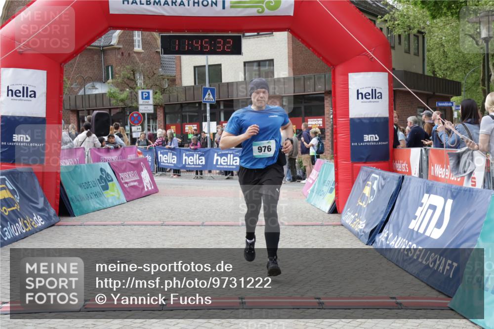 10.05.2026 - 8. Wedeler Halbmarathon Yannick Fuchs http://msf.ph/oto/9731222 10.05.2026 11:45:30 Ziel 976 meine-sportfotos.de