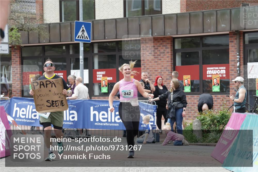 10.05.2026 - 8. Wedeler Halbmarathon Yannick Fuchs http://msf.ph/oto/9731267 10.05.2026 12:19:29 Ziel 242, 321, 358, 708 meine-sportfotos.de