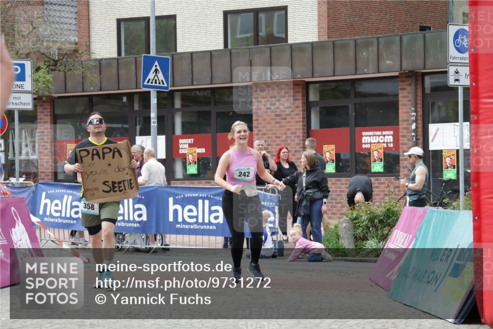 10.05.2026 - 8. Wedeler Halbmarathon Yannick Fuchs http://msf.ph/oto/9731272 10.05.2026 12:19:29 Ziel 242, 321, 358, 708 meine-sportfotos.de