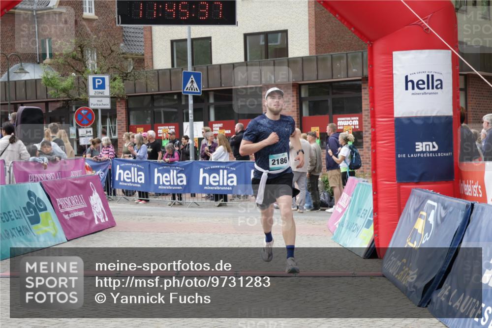 10.05.2026 - 8. Wedeler Halbmarathon Yannick Fuchs http://msf.ph/oto/9731283 10.05.2026 11:45:35 Ziel 367, 976, 2186 meine-sportfotos.de
