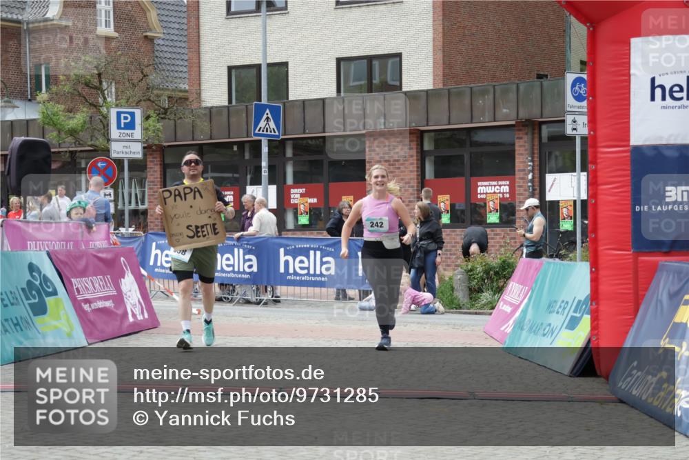 10.05.2026 - 8. Wedeler Halbmarathon Yannick Fuchs http://msf.ph/oto/9731285 10.05.2026 12:19:29 Ziel 242, 321, 358, 708 meine-sportfotos.de
