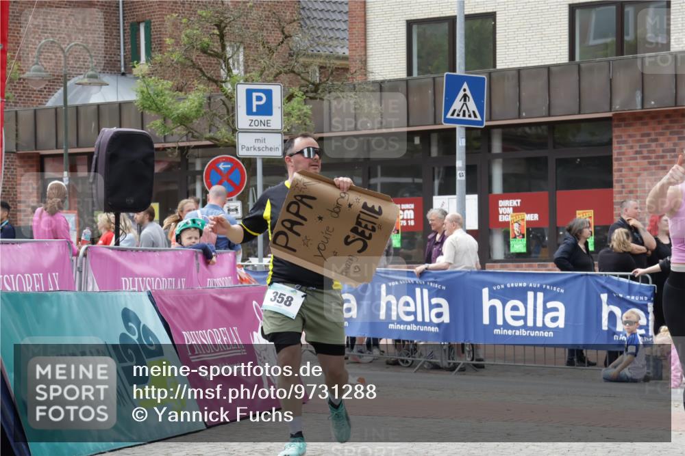 10.05.2026 - 8. Wedeler Halbmarathon Yannick Fuchs http://msf.ph/oto/9731288 10.05.2026 12:19:30 Ziel 242, 321, 358, 708 meine-sportfotos.de