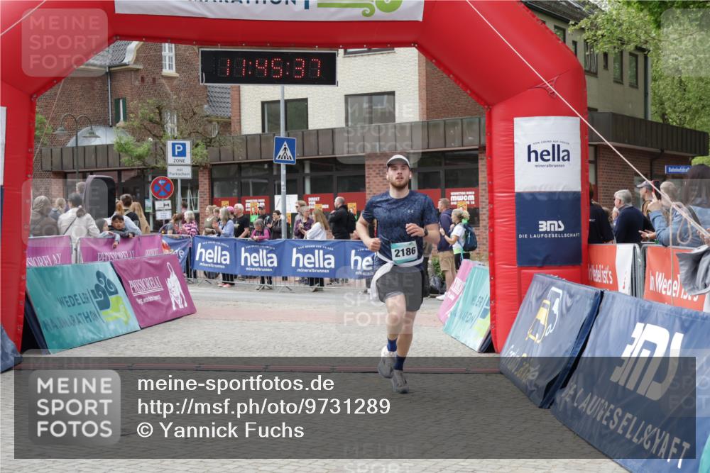 10.05.2026 - 8. Wedeler Halbmarathon Yannick Fuchs http://msf.ph/oto/9731289 10.05.2026 11:45:35 Ziel 367, 976, 2186 meine-sportfotos.de
