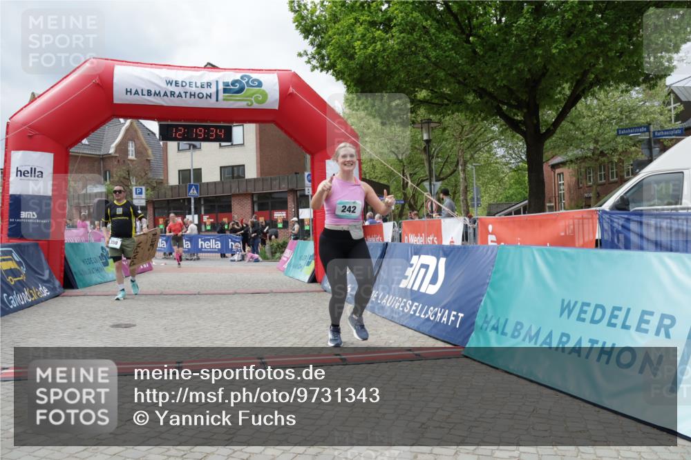 10.05.2026 - 8. Wedeler Halbmarathon Yannick Fuchs http://msf.ph/oto/9731343 10.05.2026 12:19:32 Ziel 242, 358, 708, 2012 meine-sportfotos.de
